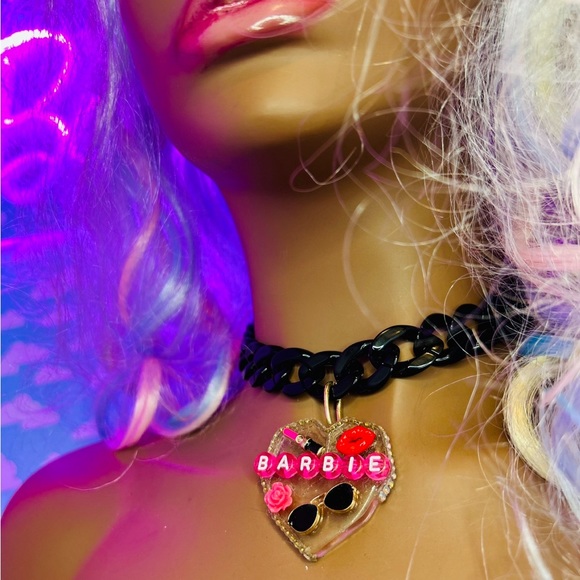 Barbie Necklace - Picture 3 of 6